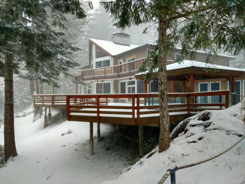 Gowlland Harbour Resort Heriot Bay Exterior photo